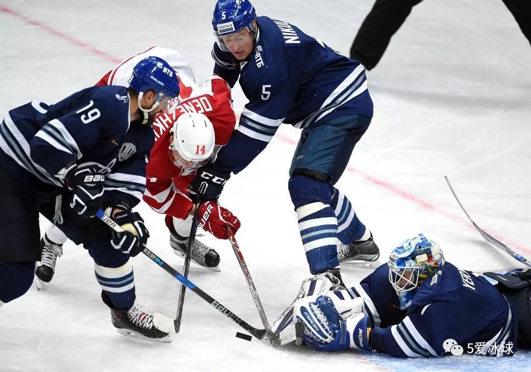 小球队挑战强敌，实力不可小觑