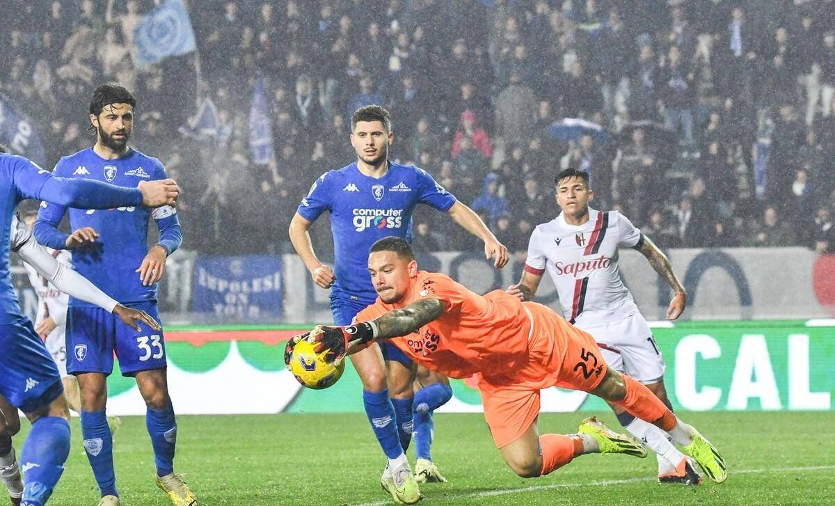 博洛尼亚球员受伤，备战下一场比赛成疑的简单介绍