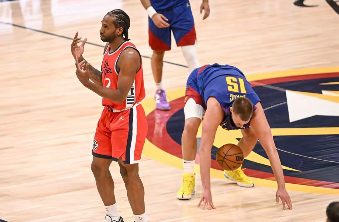 篮网碾压江苏队,约基奇惊艳四座 篮网碾压江苏队,约基奇惊艳四座