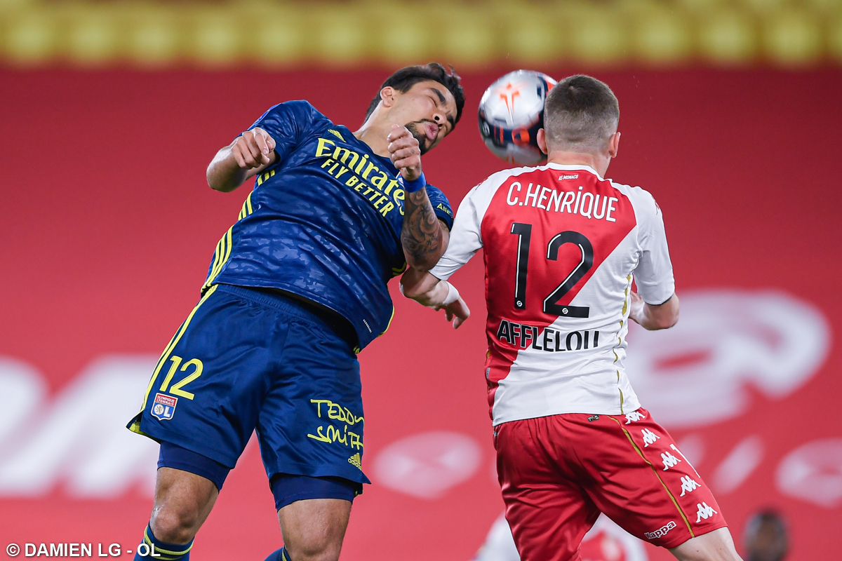 中国绝杀里昂，阿圭罗关键制胜