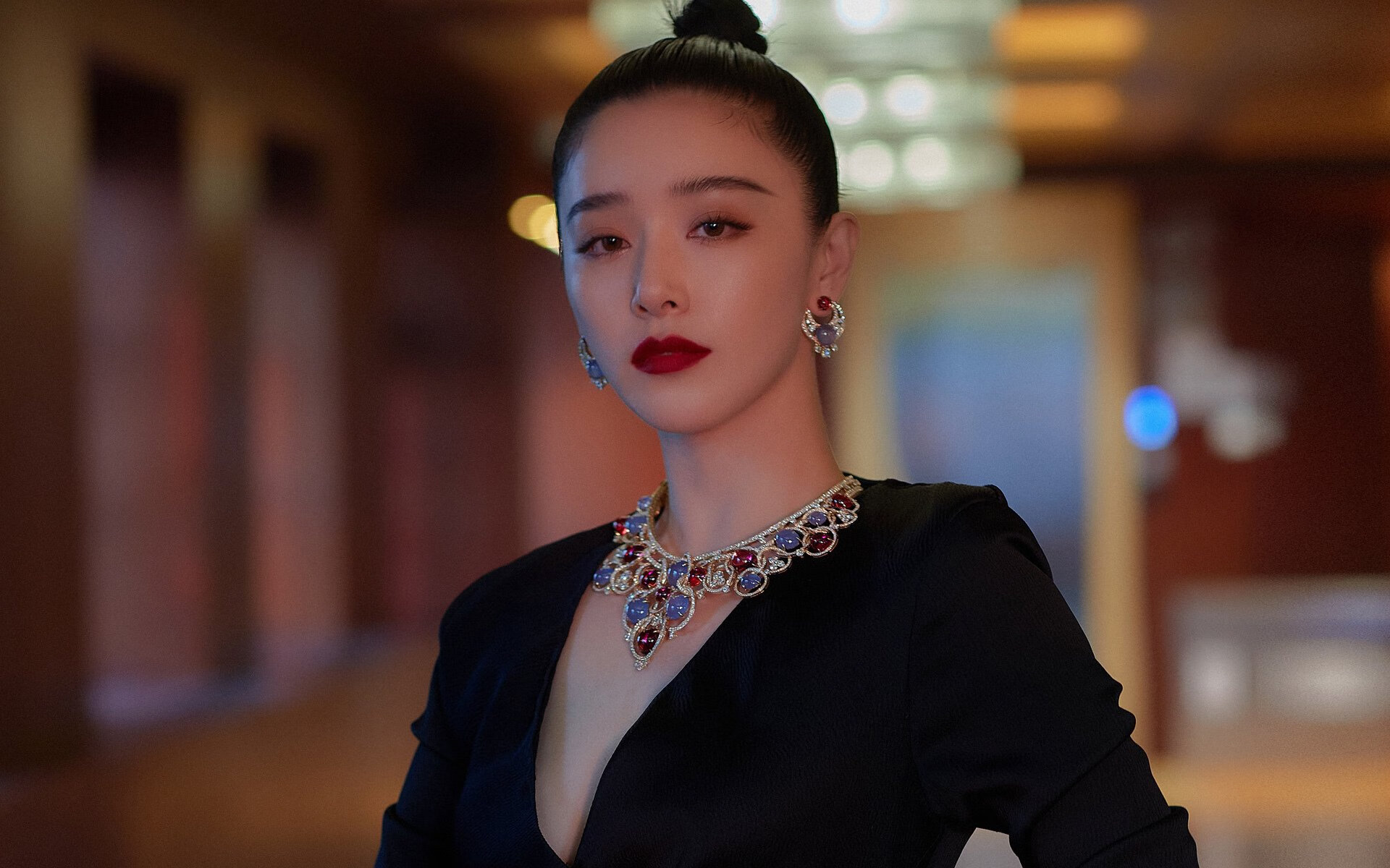 铁蹄与锁链，公牛如何打穿上海队，贝恩在防守端的窒息统治